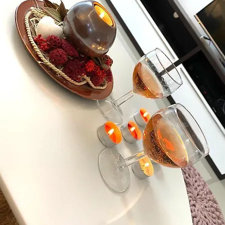 Park With Private Parking Apartment *